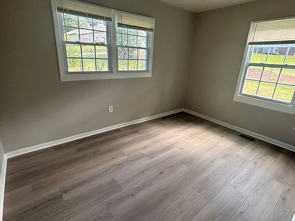 3rd image of 25 Clearview Ave