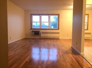 6006 Bleecker St, Flushing, NY 11385