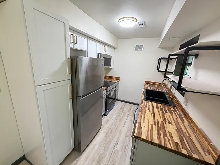 23-23A Cherry St #A — Photo 4