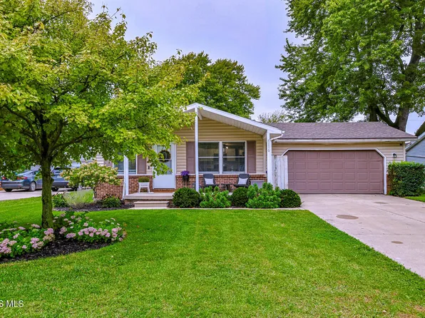 7116 Hall St, Holland, OH 43528
