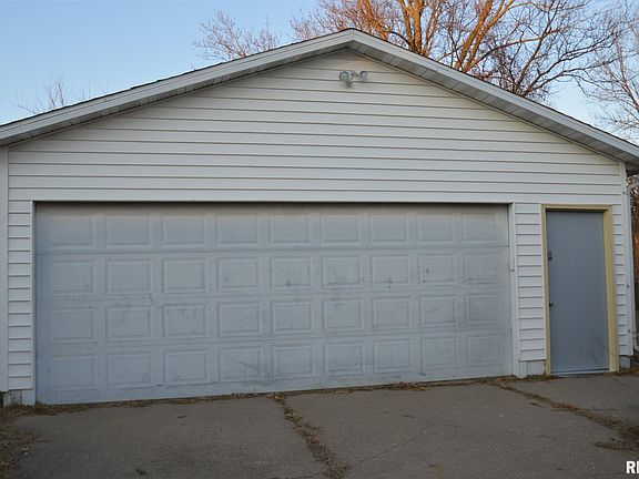 3rd image of 4131 W Courtland St