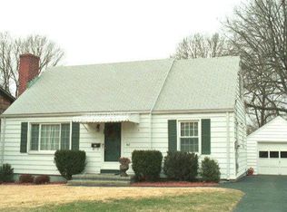 142 Moritz Pl, Fairfield, CT 06825