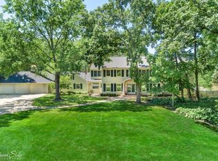 122 Carriage Rd, North Barrington, IL 60010