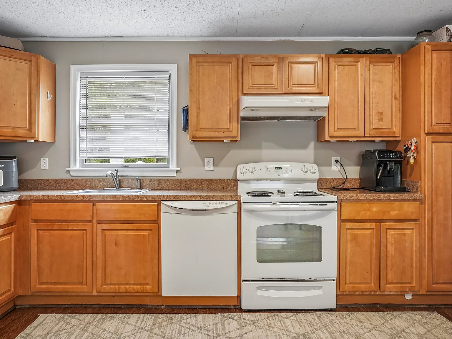 2 bed, $2,000 — Photo 4