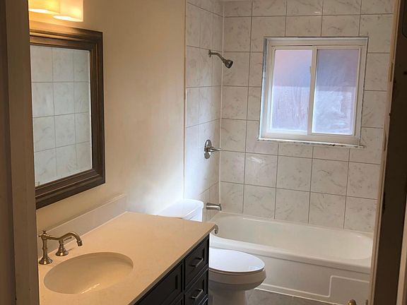 2nd image of 550 Perimeter Dr #2