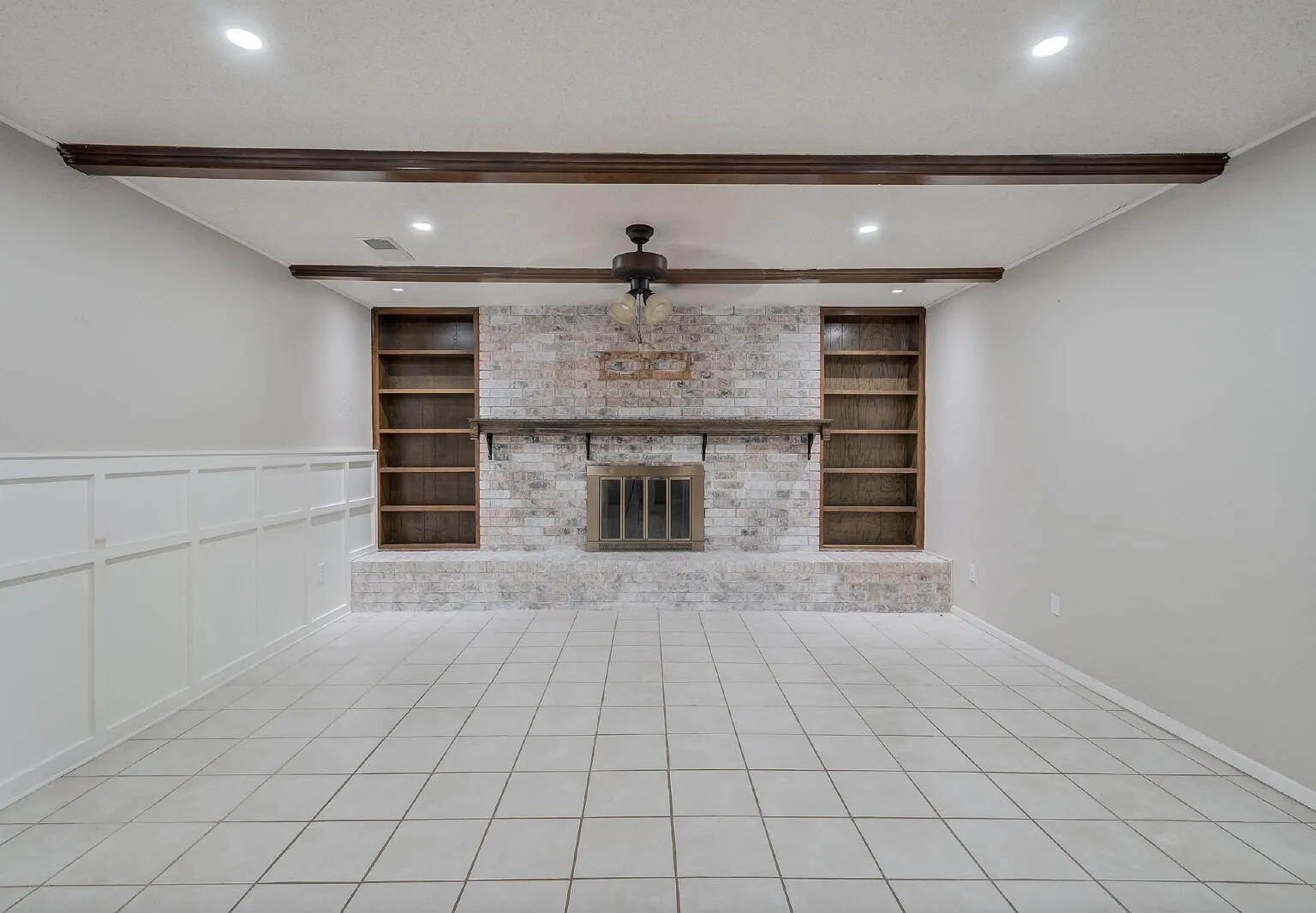 3 bed, 2.0 bath, 1942 sqft, $1,800 — Photo 3