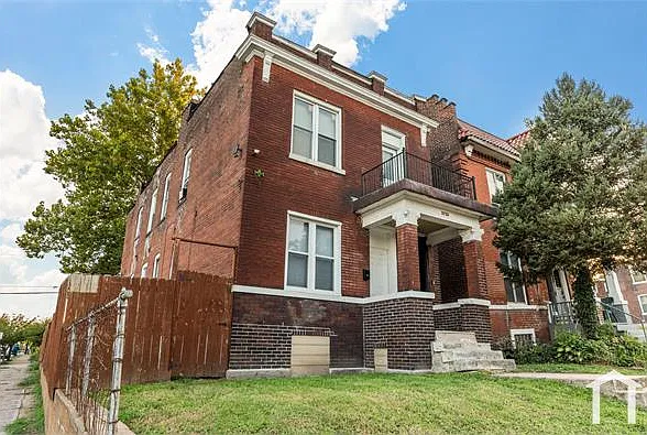 2 bed, $1,045 — Photo 1