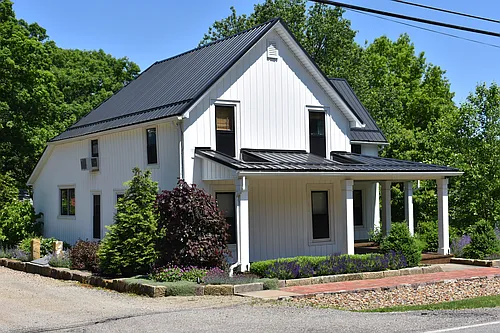 6287 Riverview Rd Photo 1