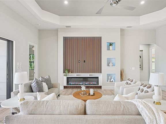 3rd image of 4127 Oasis Blvd
