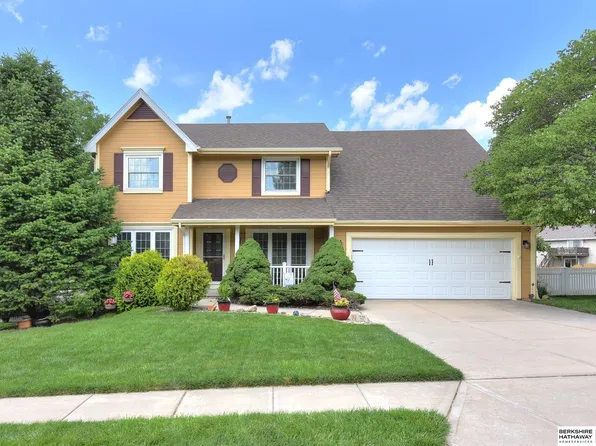 21844 Plum Creek Dr, Gretna, NE 68028