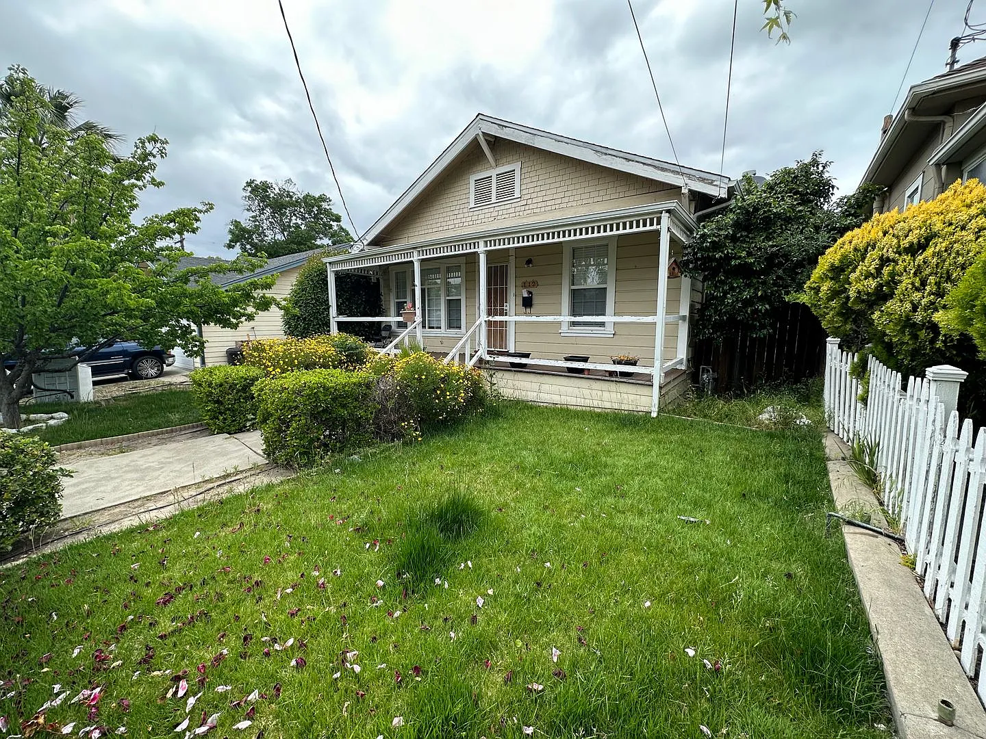 Single Story 3 Bedroom 2 Bath Home near Downtown Antioch — Photo 2