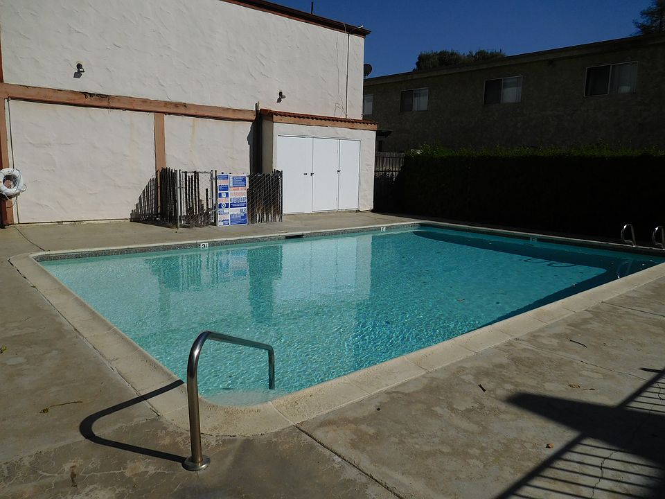 2nd image of 888 Cherrywood Way Unit 17