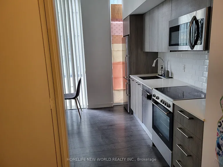28 Wellesley St E #507 — Photo 11