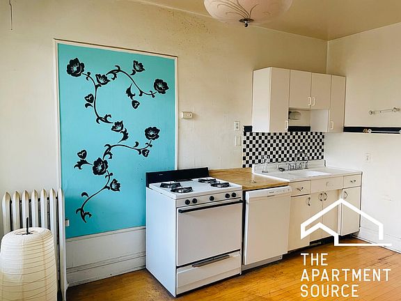 4th image of 1905 W Argyle St APT 3