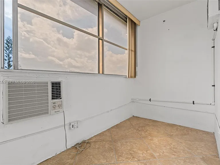 237 Camden E #237-J — Photo 31