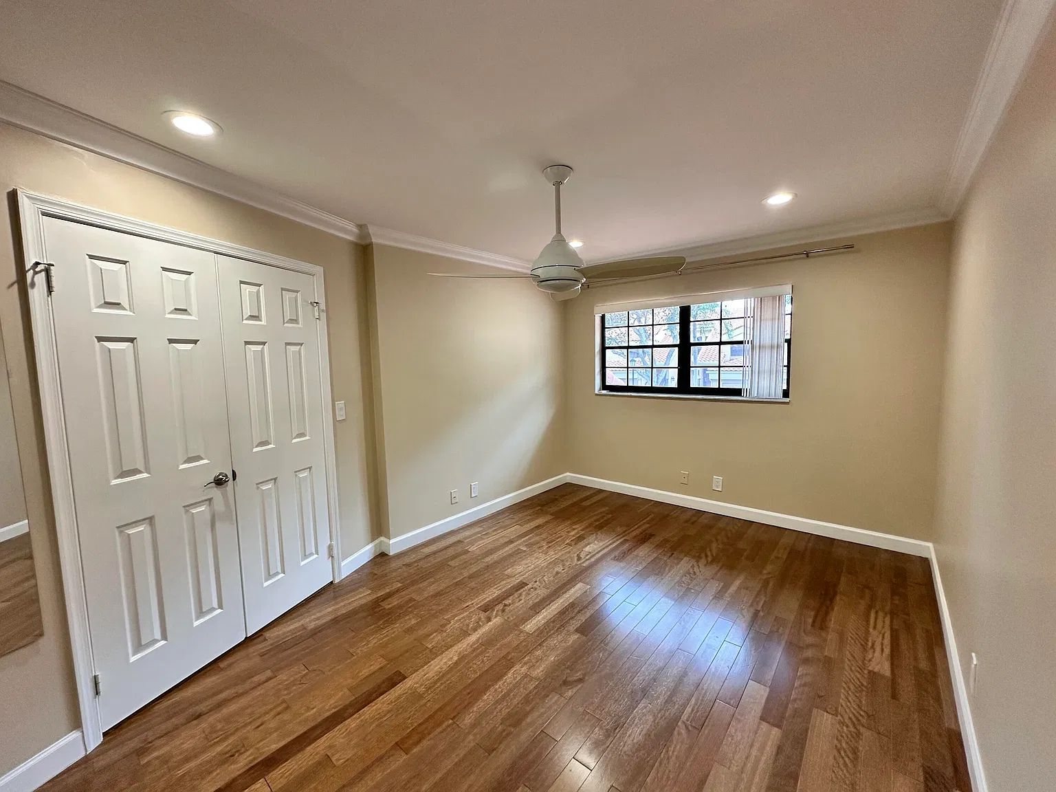 3 bed, 2.0 bath, 1347 sqft, $3,350 — Photo 4