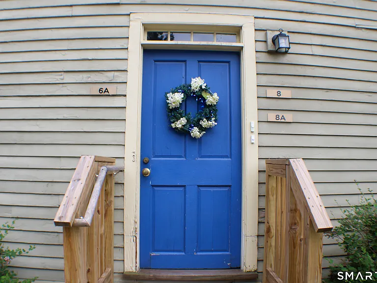 8 Sherman St #8 — Photo 2