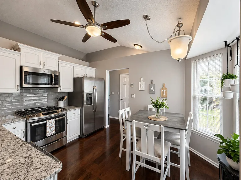 605 Magnolia Ln — Photo 6
