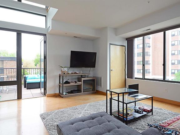 2nd image of 10 E 26th St APT 321