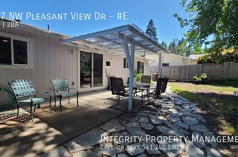 347 NW Pleasant View Dr #E — Photo 19