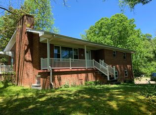 305 Pine Ave, Oak Hill, WV 25901