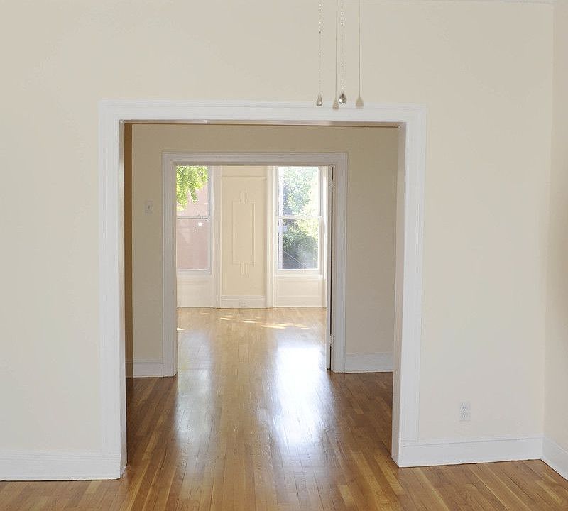 1st image of 371 Hoyt St APT 2