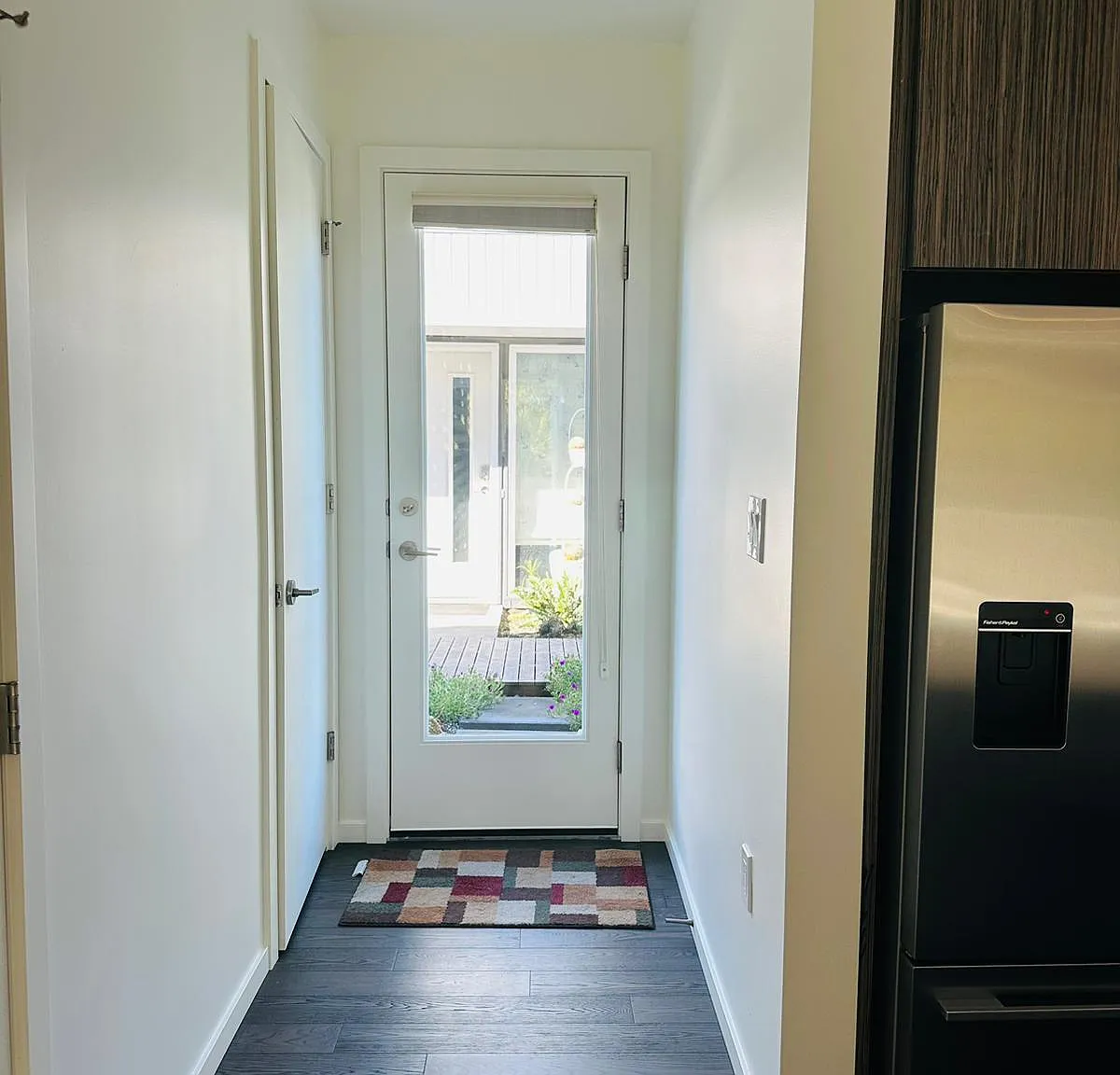 3 bed, 2.5 bath, 2098 sqft, $4,950 — Photo 3