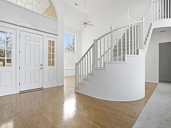 4th image of 2829 Bent Oaks Dr