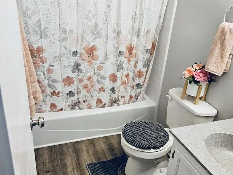 205 Forest View Ct — Photo 22