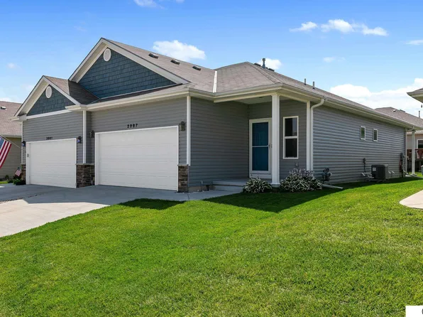 2867 Wagon Dr, Lincoln, NE 68507