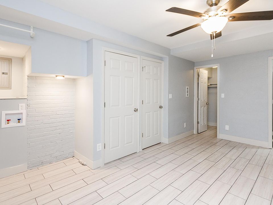 North BR with washer/dryer hookups.