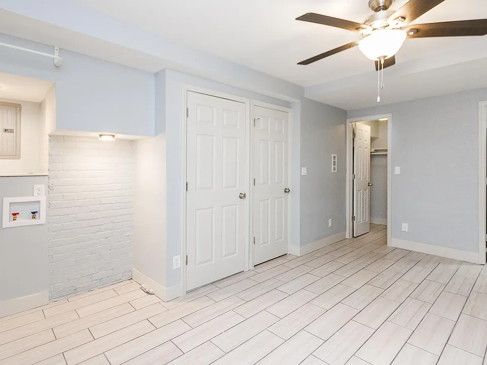 North BR with washer/dryer hookups.