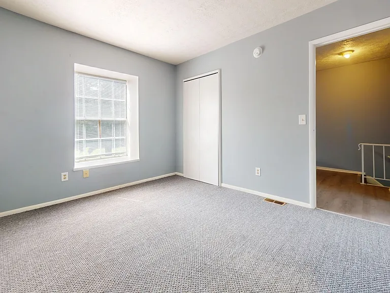 448-450 Bartley Ave — Photo 7