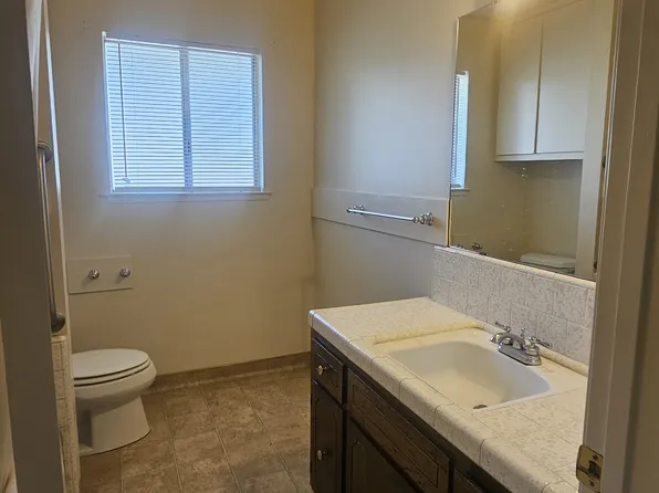 92 W Gettysburg Ave, Clovis, CA 93612