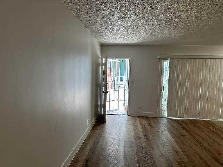 1234 S Saltair Ave #4 — Photo 6