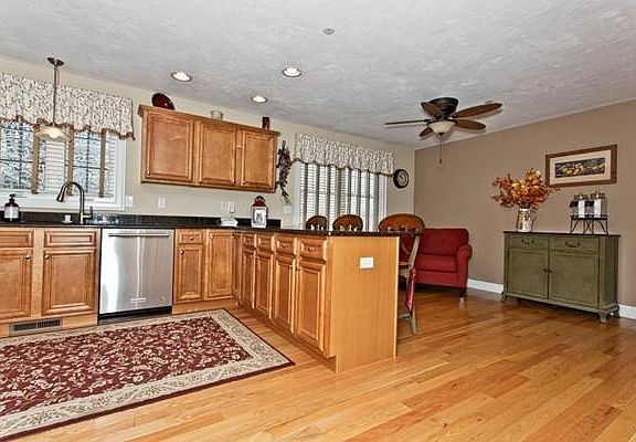 4th image of 47 Magnavista Dr