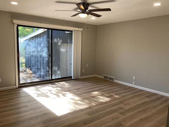 4th image of 1103 N Roosevelt Ave