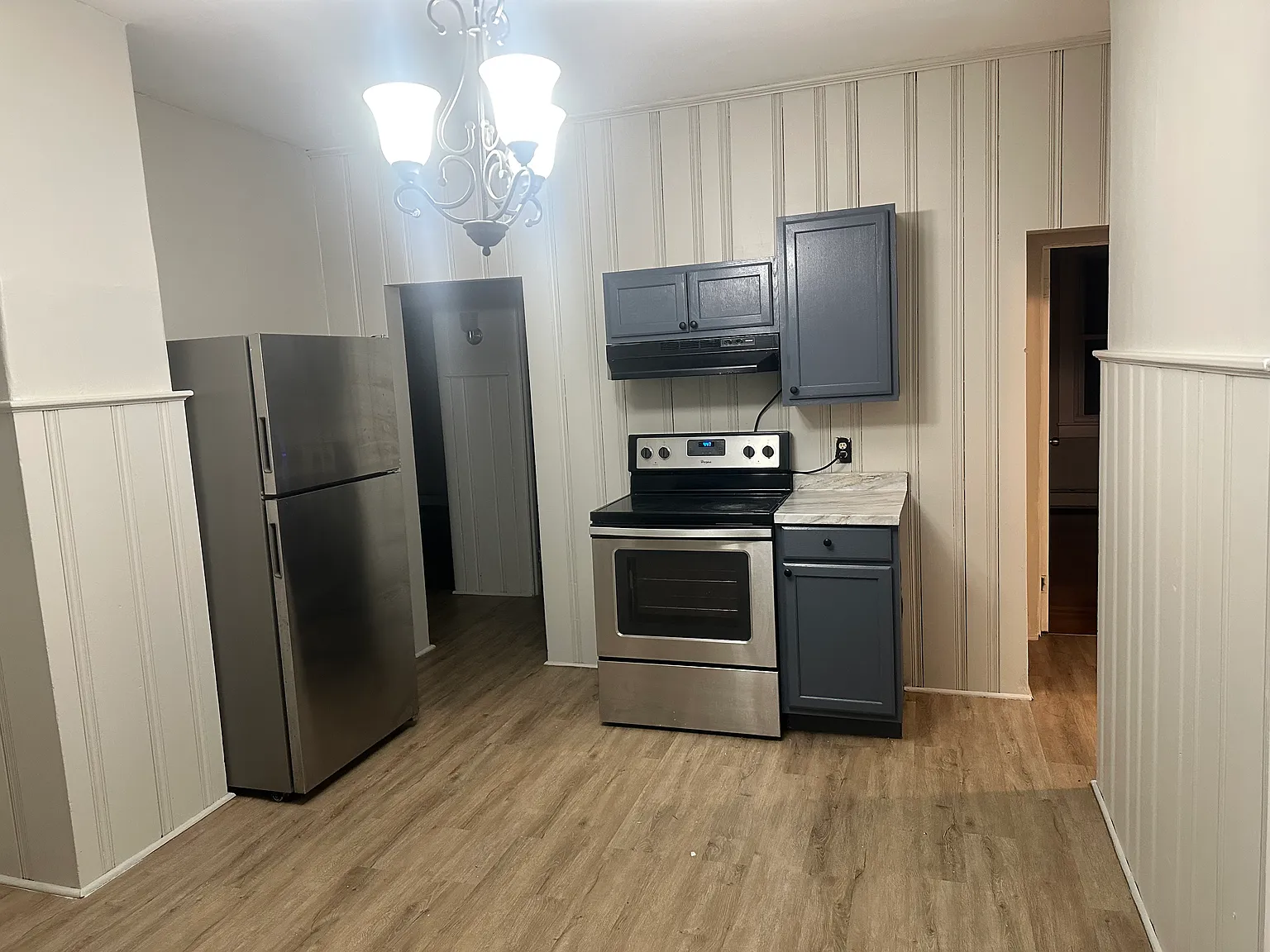 3 bed, 1354 sqft, $2,200 — Photo 3