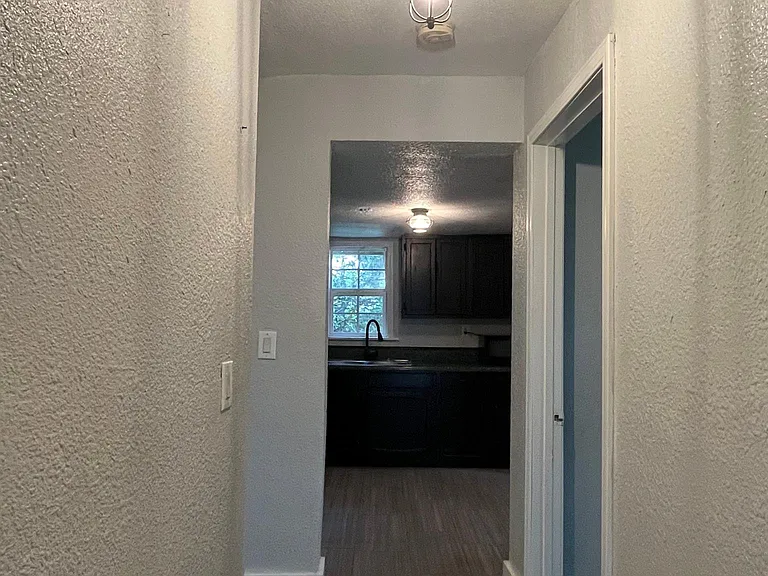 2328 Batavia St — Photo 10