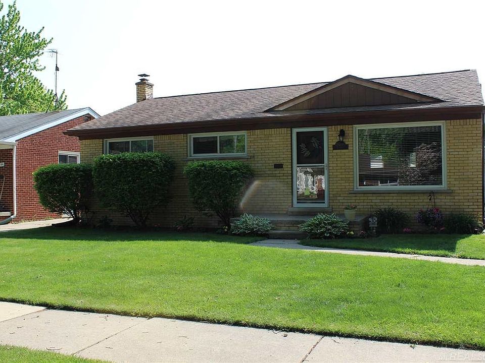 1st image of 28200 Rosebriar St