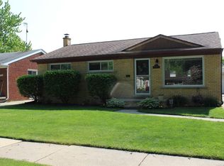 28200 Rosebriar St, Saint Clair Shores, MI 48081