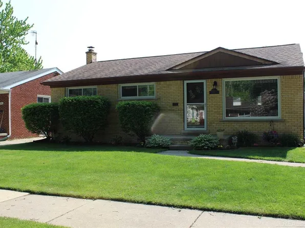 28200 Rosebriar St, Saint Clair Shores, MI 48081