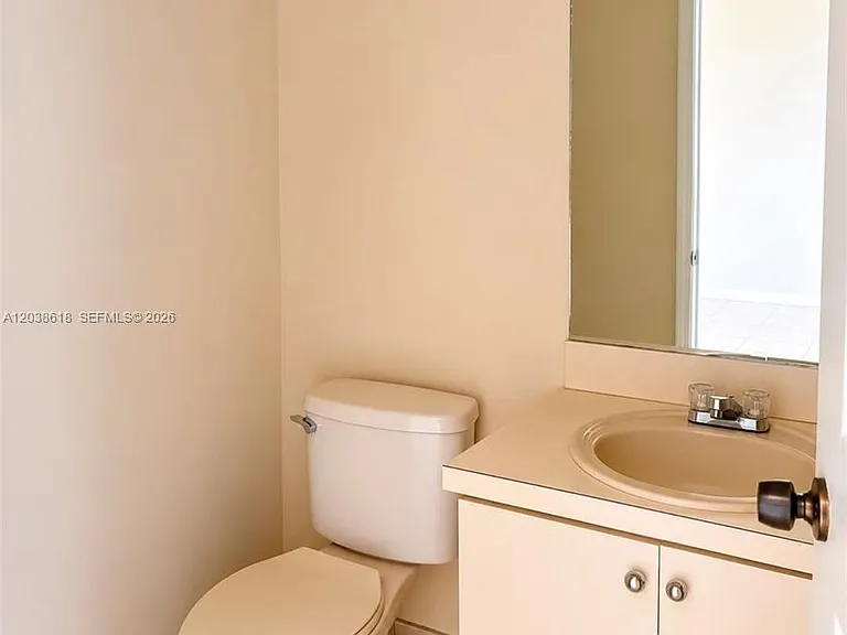 641 E Mowry Ct — Photo 4