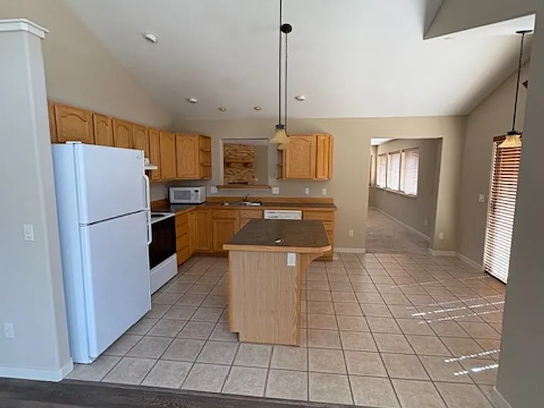 161 Northlake Ave — Photo 7