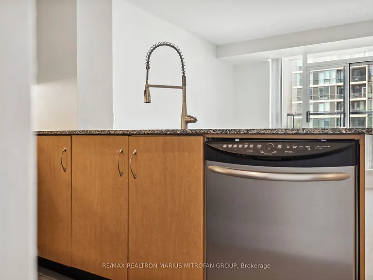 16 Yonge St #3808 — Photo 28