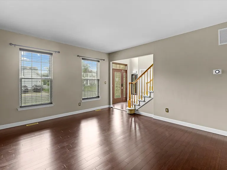 49 Equestrian Dr — Photo 17