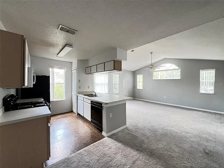 8710 Rain Forest Pl #D — Photo 5
