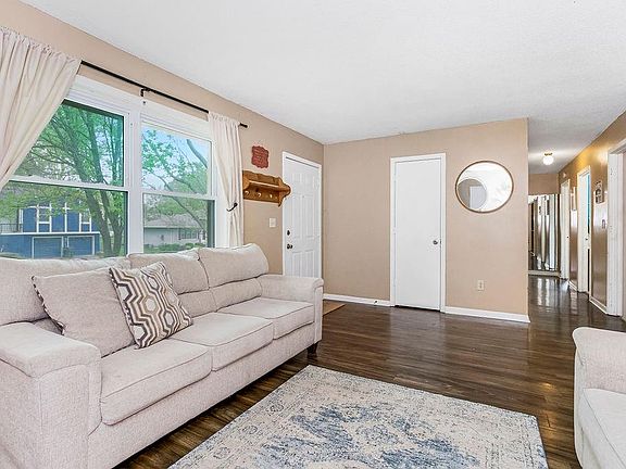 5th image of 409 Creach Dr