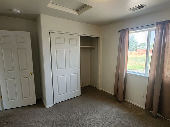 3rd image of 812 Barnwood Rd