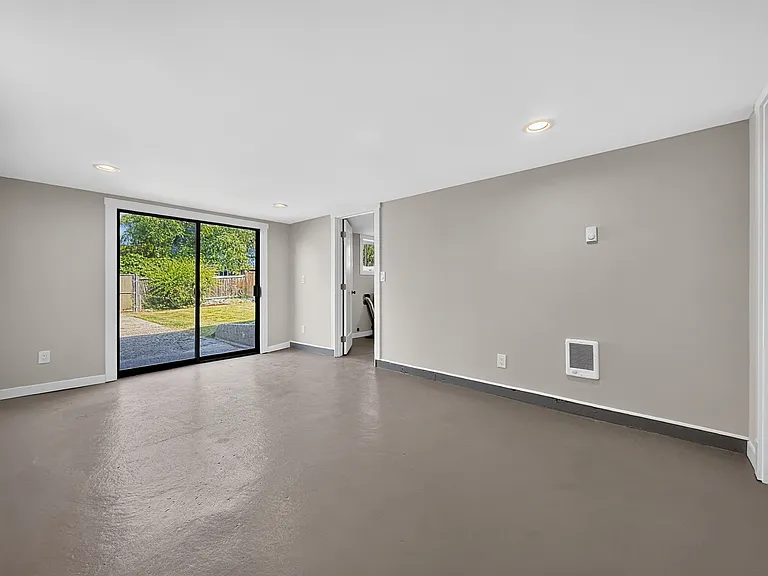 7924 13th Ave SW — Photo 16